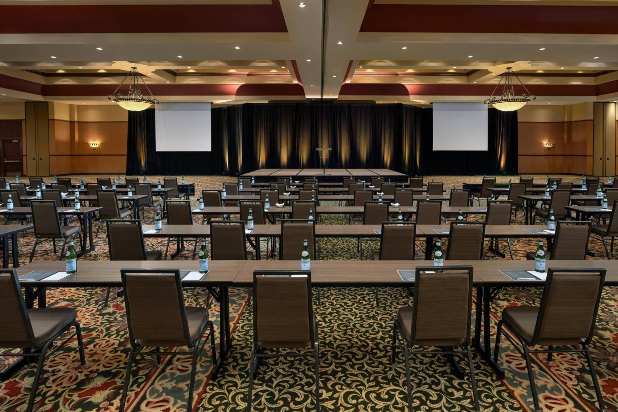 Renaissance Tulsa Hotel & Convention Center Dış mekan fotoğraf