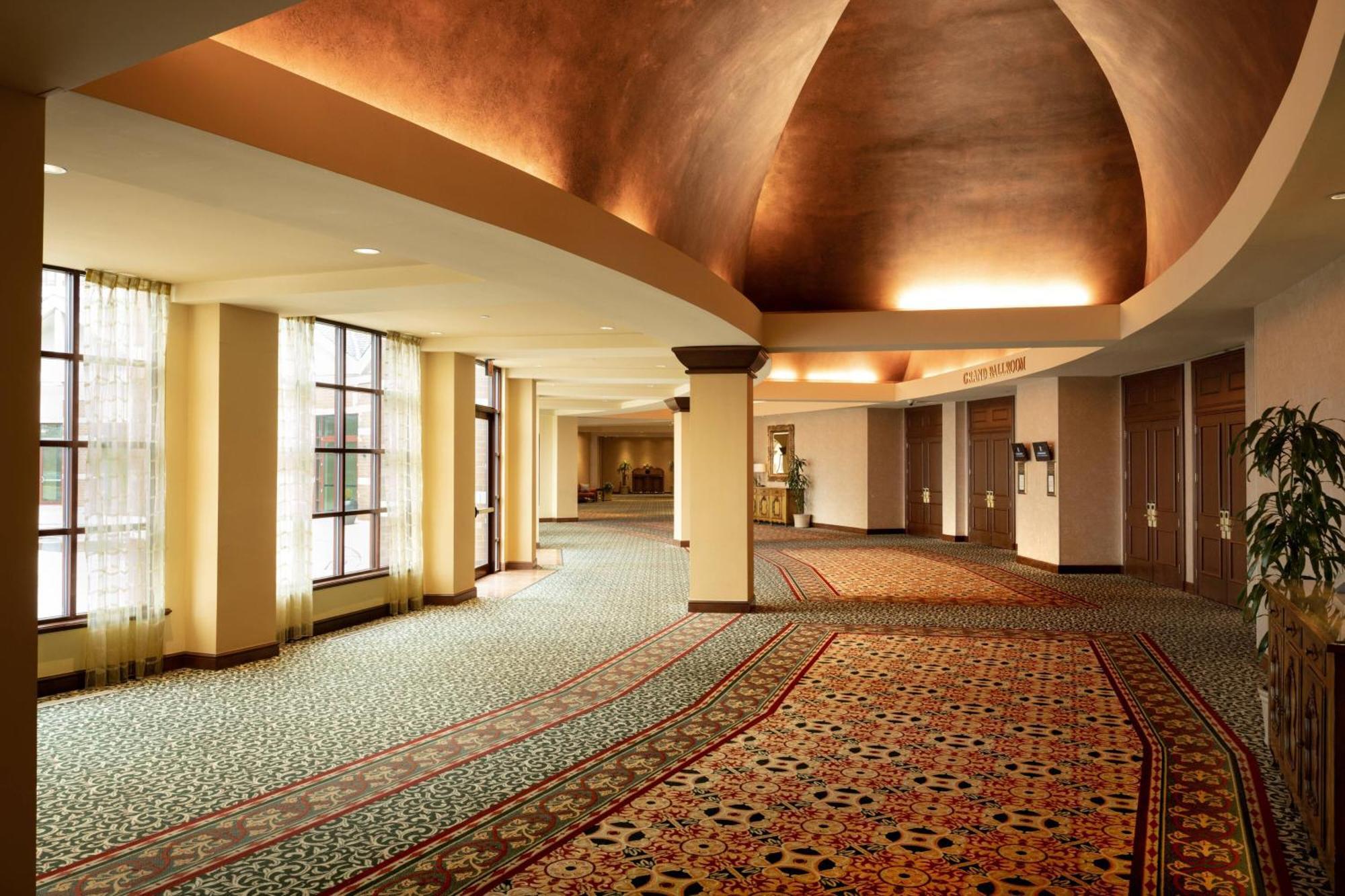 Renaissance Tulsa Hotel & Convention Center Dış mekan fotoğraf